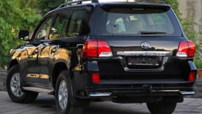 toyota-land-kroz-2014-big-3