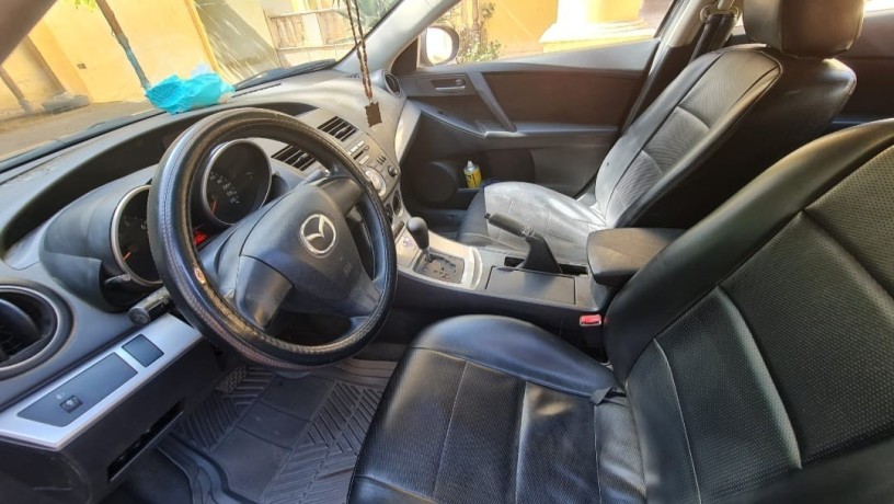 mazda-3-2010-big-0