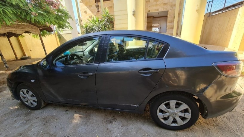 mazda-3-2010-big-7