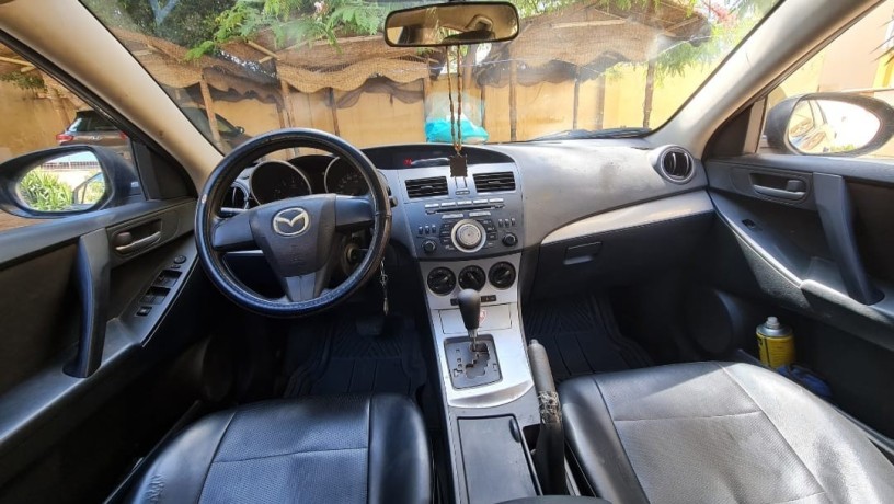 mazda-3-2010-big-4