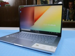 ASUS VIVOBOOK كور I5جيل ثامن شاشه 13.3 IPS رام 8 هارد 128 SSD M.2